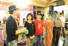 425889_342422969124873_433..