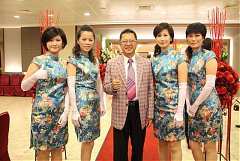 388481_336700666341411_100..