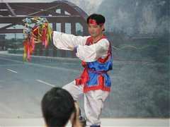 185809_204157759595703_100..