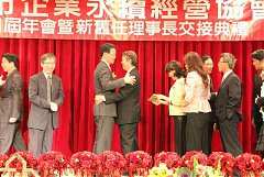 386601_336725903005554_100..