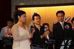 407509_336775416333936_100..