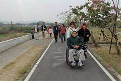 190768_204161242928688_100..