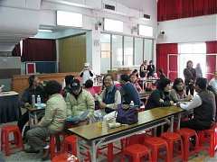 185966_204155229595956_100..