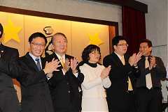 408947_336774816333996_100..