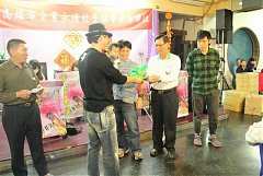 424738_342437785790058_100..