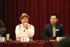 10256820_4891274417869_433..