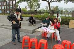 185780_204159176262228_100..