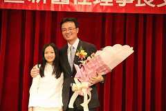 388385_336725186338959_100..