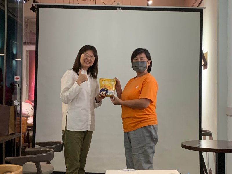 LINE_ALBUM_20241210讀書會_..