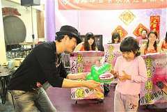 428605_342444115789425_100..