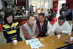 190032_204086979602781_100..