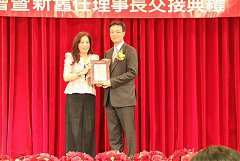 403588_336728446338633_100..