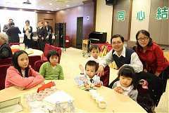 383829_336700093008135_100..