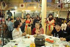 407256_342418629125307_100..