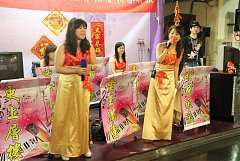 422906_342435255790311_100..