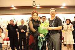 401419_336776936333784_100..