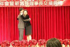 381876_336728963005248_100..