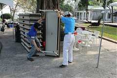 524999_578466355511956_513..