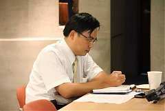 383441_281379358562568_100..