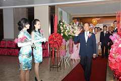 408232_336702619674549_100..