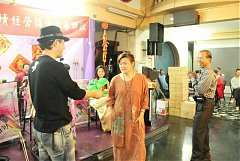 408779_342423402458163_100..