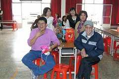 185773_204154582929354_100..