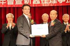 381595_336712019673609_100..