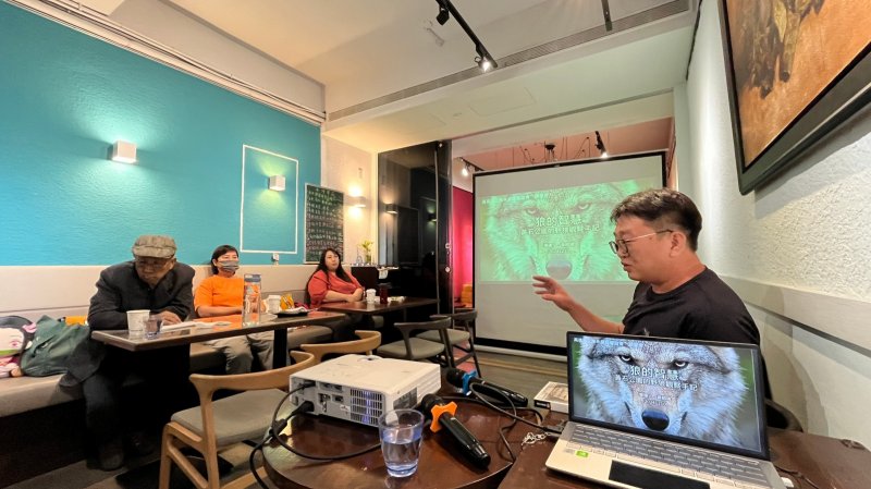 LINE_ALBUM_20241210讀書會_..