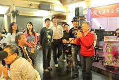 426997_342432752457228_100..