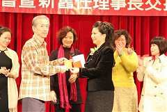 403681_336732339671577_100..