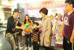 418264_342431262457377_100..