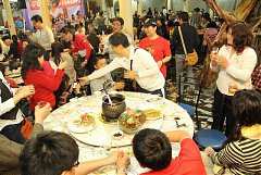 418811_342430185790818_100..