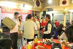 404936_342417052458798_100..