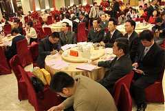 383874_336724469672364_100..