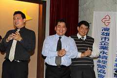 380865_336774966333981_100..