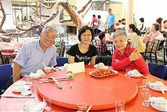 422445_342399995793837_100..