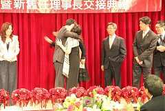 388636_336726356338842_100..