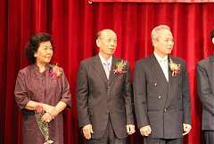 407683_336704406341037_100..