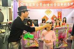 429488_342444015789435_100..