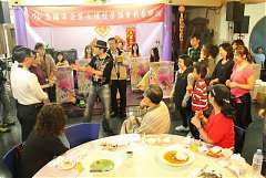 393883_342432305790606_100..