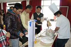 185781_204150486263097_100..