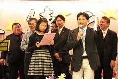 387691_336776456333832_100..