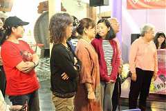 423864_342422415791595_100..