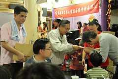 407188_342415379125632_100..