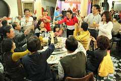 431012_342429722457531_100..