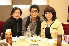 383950_336768399667971_100..