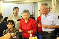 421983_342416435792193_100..