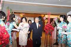 400997_336703263007818_100..