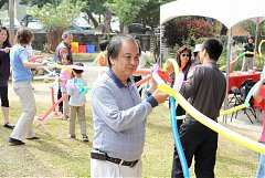 485061_578493755509216_189..