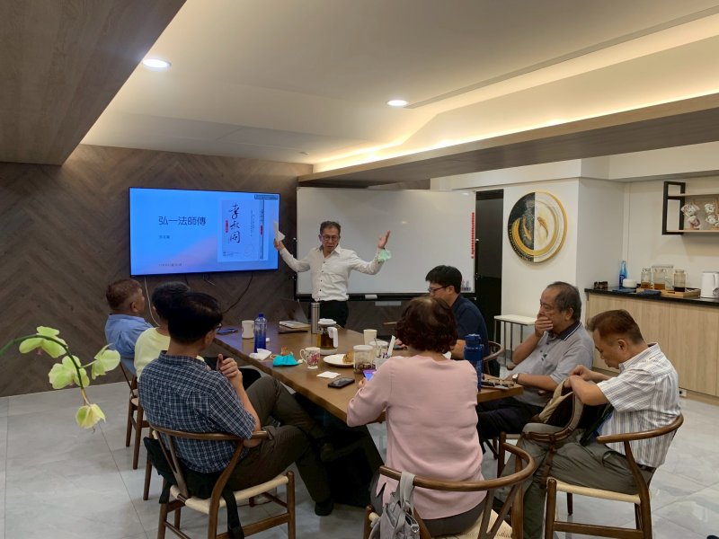 LINE_ALBUM_20250812讀書會-..